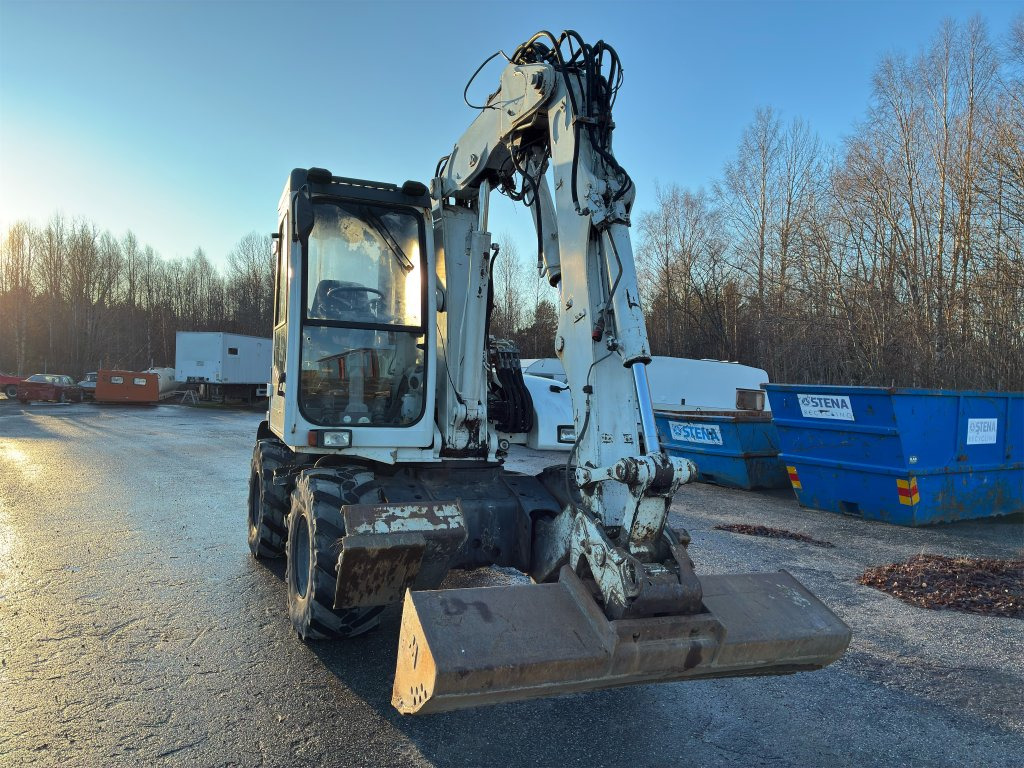 Mecalac 12MXT - Escavadeira de rodas: foto 3 Mecalac 12MXT - Escavadeira de rodas: foto 3