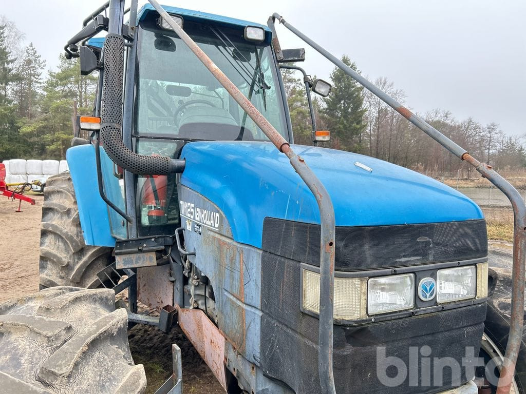 NEW HOLLAND TM 125 4WD Skogsvagn - Trator: foto 3 NEW HOLLAND TM 125 4WD Skogsvagn - Trator: foto 3