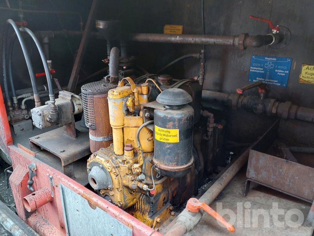 Schäfer KS 5000 HY (1991) - Distribuidor de asfalto: foto 3 Schäfer KS 5000 HY (1991) - Distribuidor de asfalto: foto 3