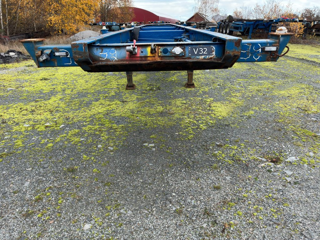 TRAUFO FRUEHAUF - Semireboque transportador de contêineres/ Caixa móvel: foto 2 TRAUFO FRUEHAUF - Semireboque transportador de contêineres/ Caixa móvel: foto 2