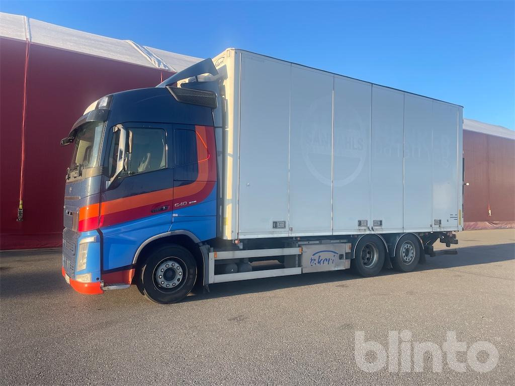 VOLVO FH540 6x2*4 - Caminhão furgão: foto 1 VOLVO FH540 6x2*4 - Caminhão furgão: foto 1
