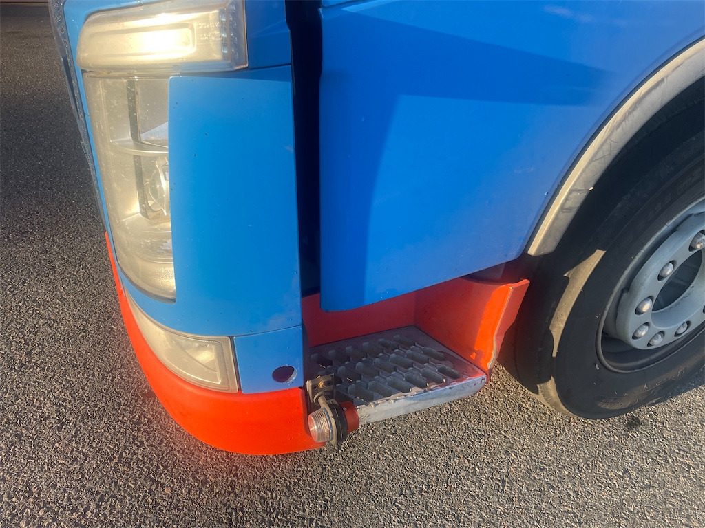 VOLVO FH540 6x2*4 - Caminhão furgão: foto 5 VOLVO FH540 6x2*4 - Caminhão furgão: foto 5