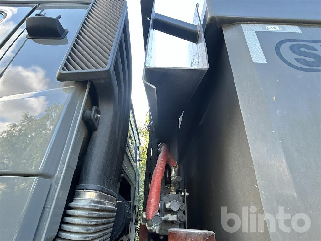 Caminhão basculante VOLVO FM 540: foto 13
