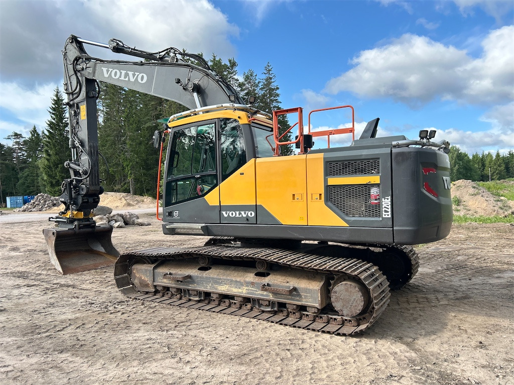 Volvo EC220 EL - Escavadora de rastos: foto 4 Volvo EC220 EL - Escavadora de rastos: foto 4