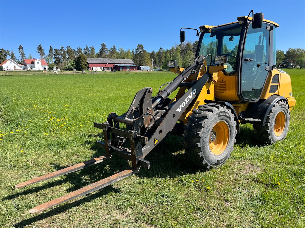 Volvo L25F Låga Timmar - Carregadeira de rodas: foto 1 Volvo L25F Låga Timmar - Carregadeira de rodas: foto 1