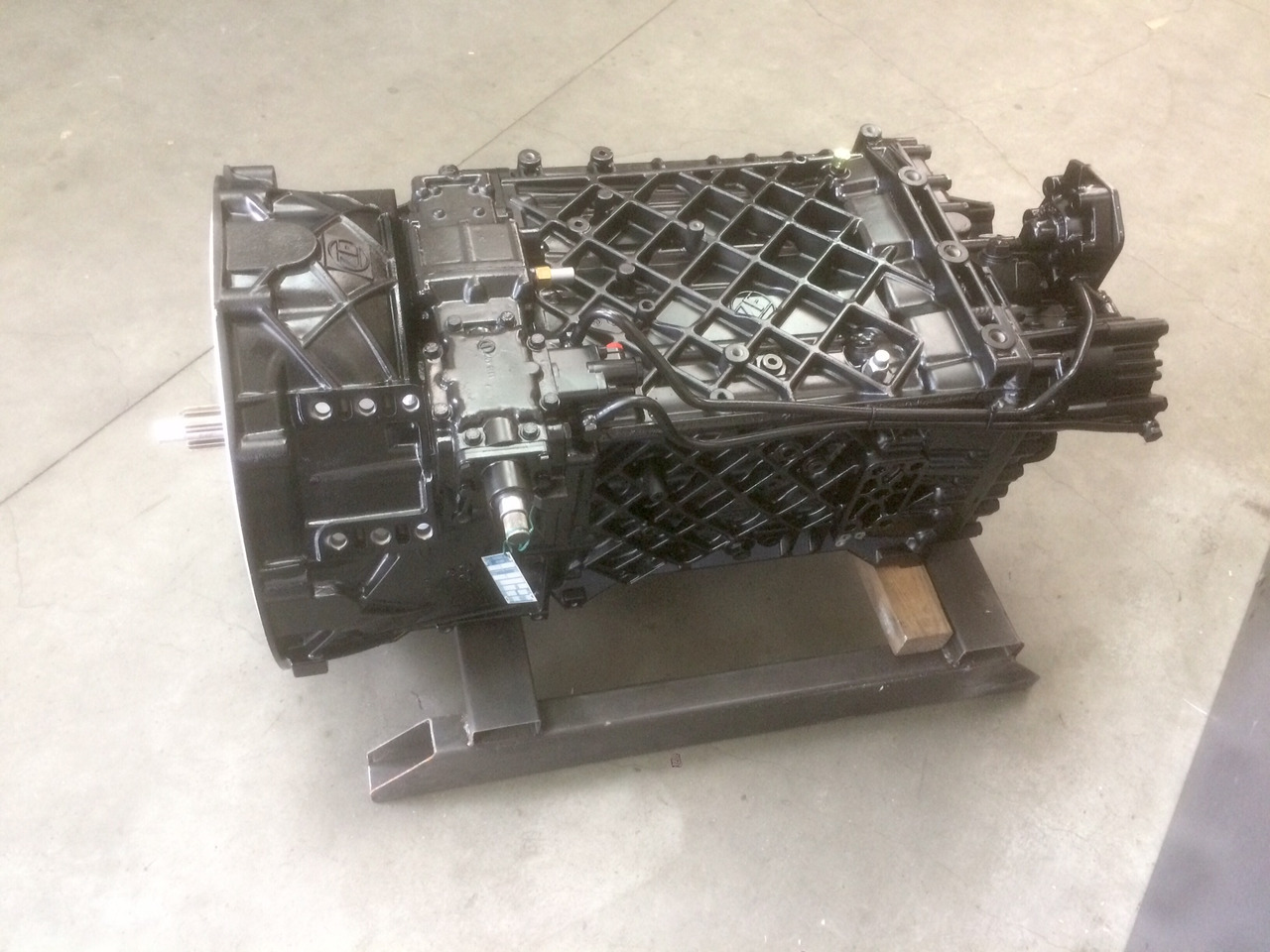 CAMBIO ZF 16S221 - Rif. ZF 1316051508 - Rif. MAN 81320036199 / 81320039199 - Rapporto 13,74 - 0,84 - Caixa de câmbio: foto 5 CAMBIO ZF 16S221 - Rif. ZF 1316051508 - Rif. MAN 81320036199 / 81320039199 - Rapporto 13,74 - 0,84 - Caixa de câmbio: foto 5