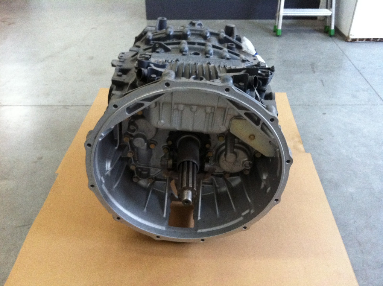 CAMBIO ZF ASTRONIC 12AS2330TD - Caixa de câmbio: foto 3 CAMBIO ZF ASTRONIC 12AS2330TD - Caixa de câmbio: foto 3