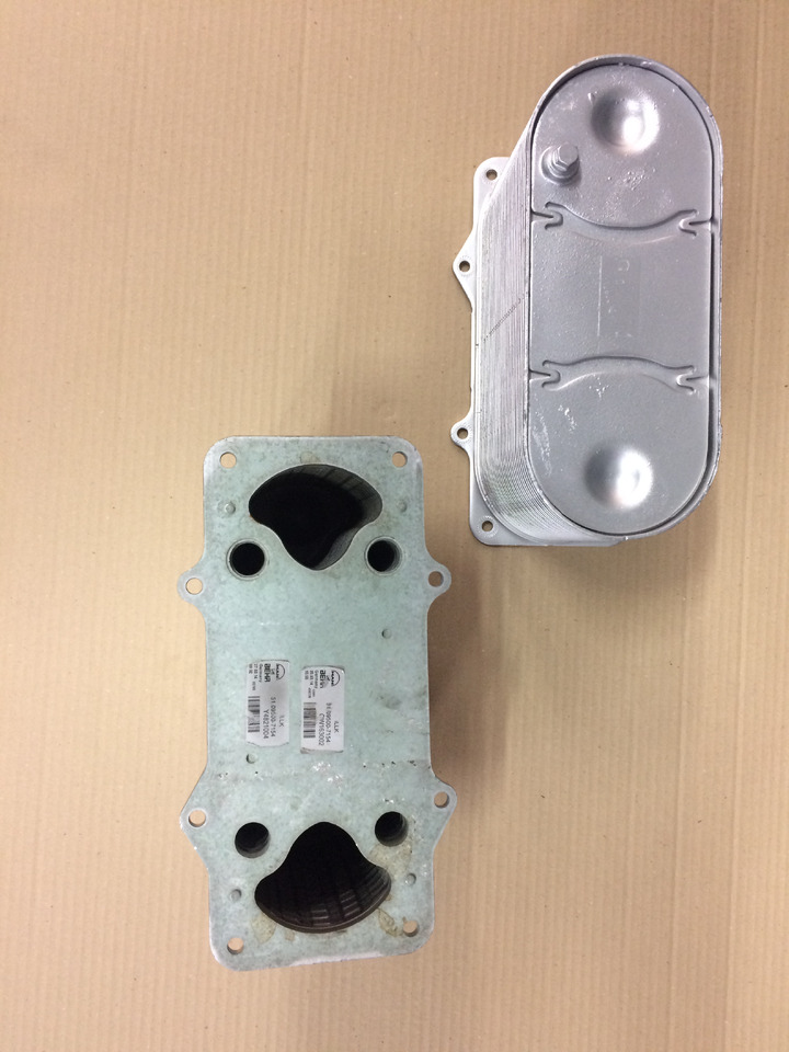 RADIATORE ARIA COMBURENTE - MOTORI MAN D2066 - D2676 - EURO 6 - Motor e peças de Caminhão: foto 2 RADIATORE ARIA COMBURENTE - MOTORI MAN D2066 - D2676 - EURO 6 - Motor e peças de Caminhão: foto 2