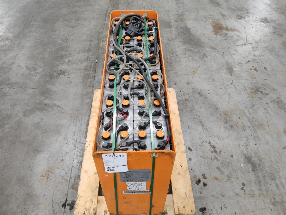 Gnb 48V620AH - Bateria automotiva de Equipamento de movimentação: foto 3 Gnb 48V620AH - Bateria automotiva de Equipamento de movimentação: foto 3