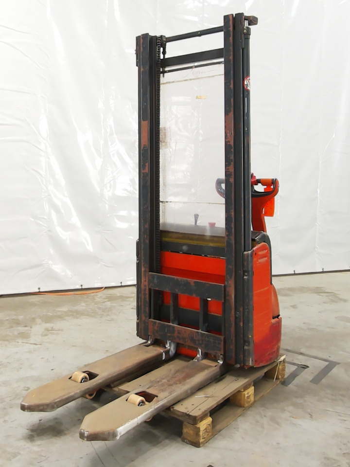 Stacker Linde L12: foto 1