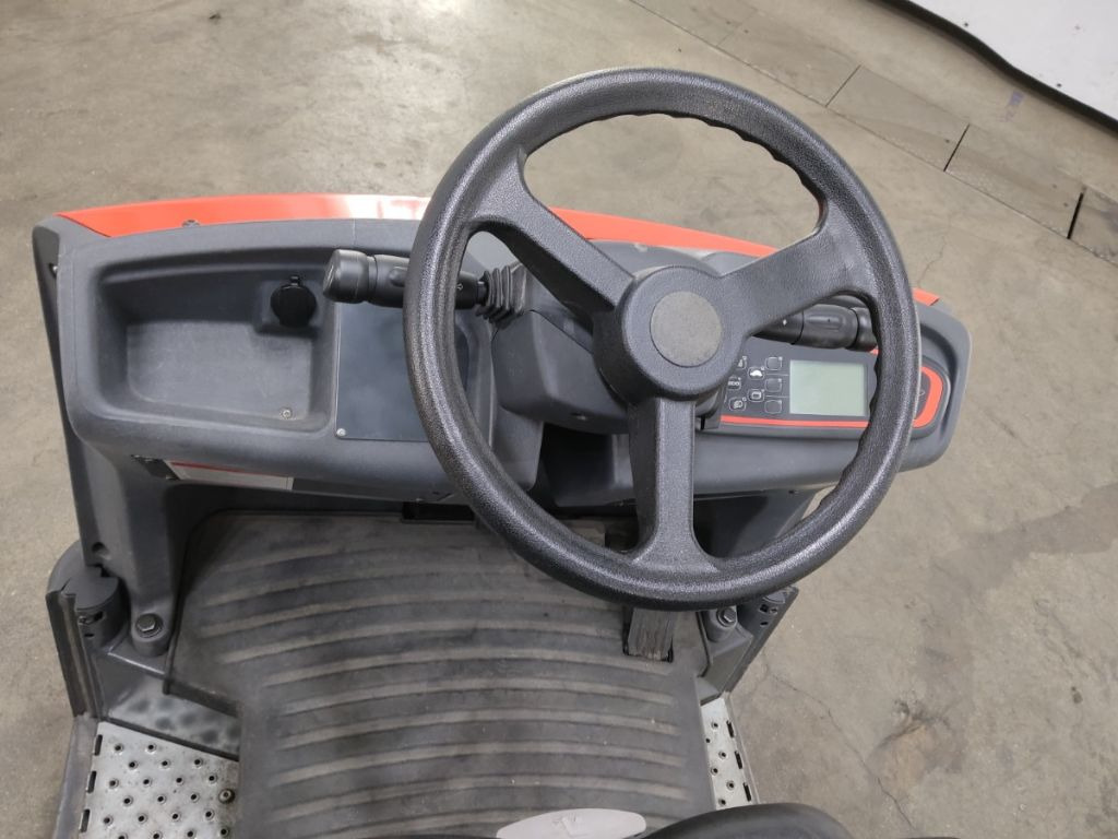 Linde P60 - Trator elétrics: foto 3 Linde P60 - Trator elétrics: foto 3