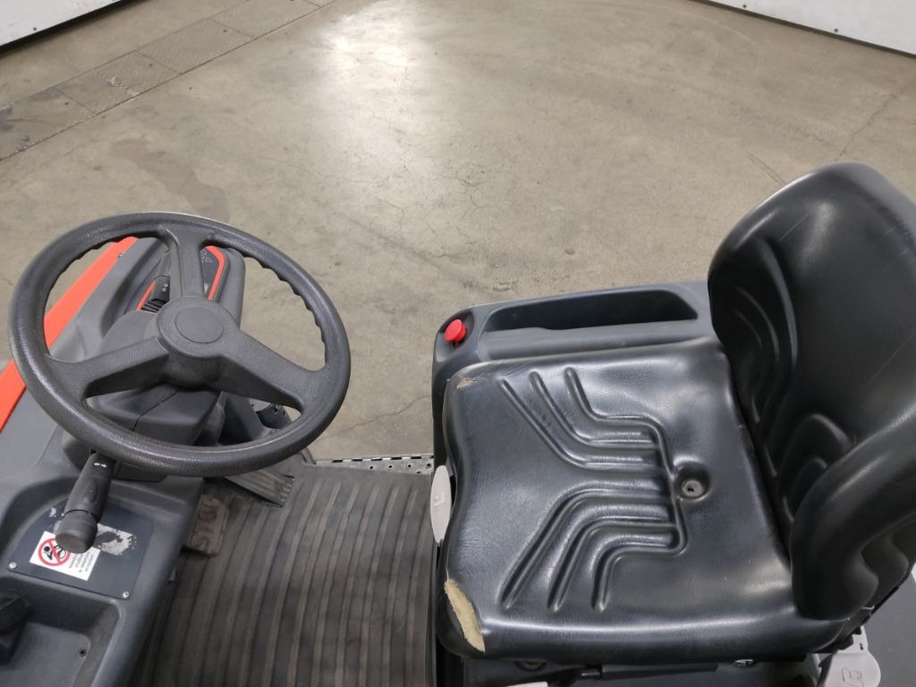 Linde P60 - Trator elétrics: foto 3 Linde P60 - Trator elétrics: foto 3