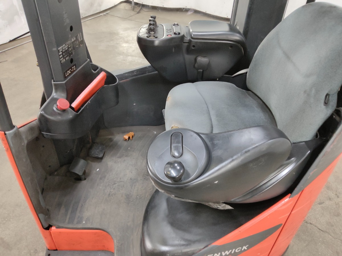 Linde R14X-03 - Empilhador retráctil: foto 3 Linde R14X-03 - Empilhador retráctil: foto 3