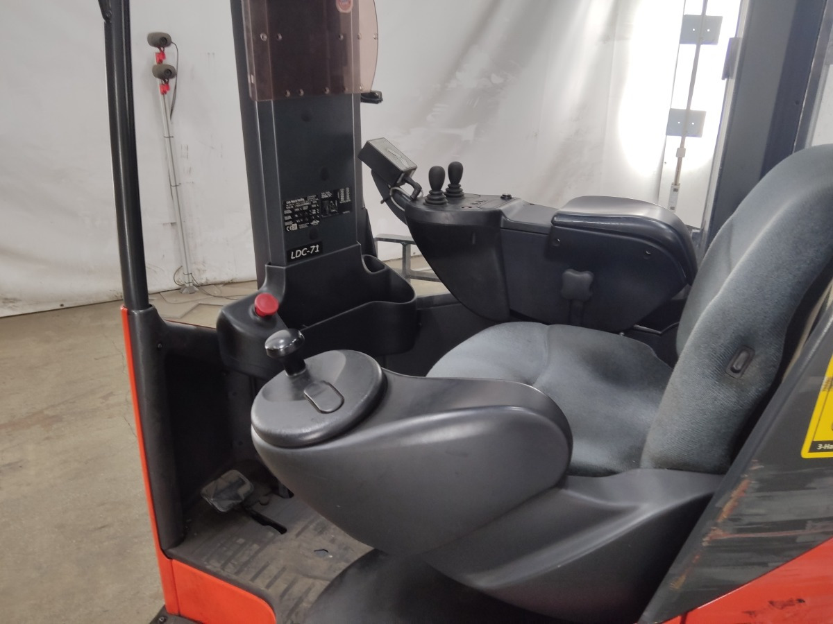 Linde R14X-03 - Empilhador retráctil: foto 3 Linde R14X-03 - Empilhador retráctil: foto 3