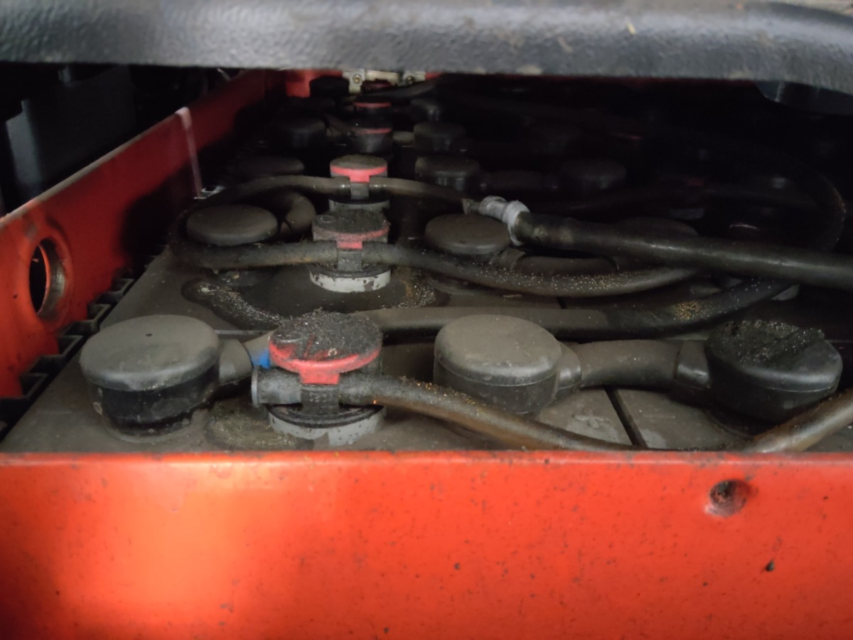 Linde R14X-03 - Empilhador retráctil: foto 4 Linde R14X-03 - Empilhador retráctil: foto 4