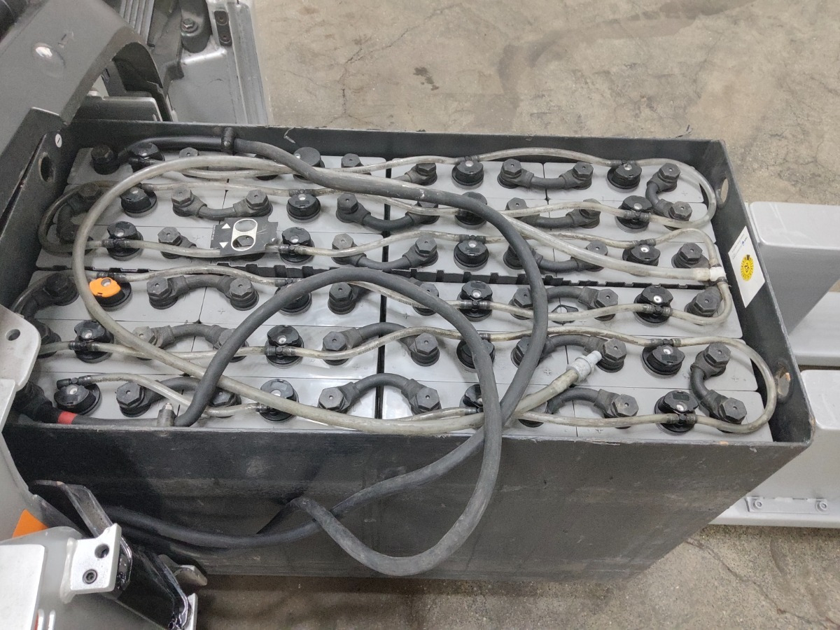 Still LTX70 - Trator elétrics: foto 4 Still LTX70 - Trator elétrics: foto 4