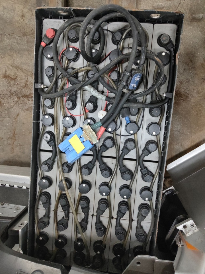 Still LTX70 - Trator elétrics: foto 4 Still LTX70 - Trator elétrics: foto 4