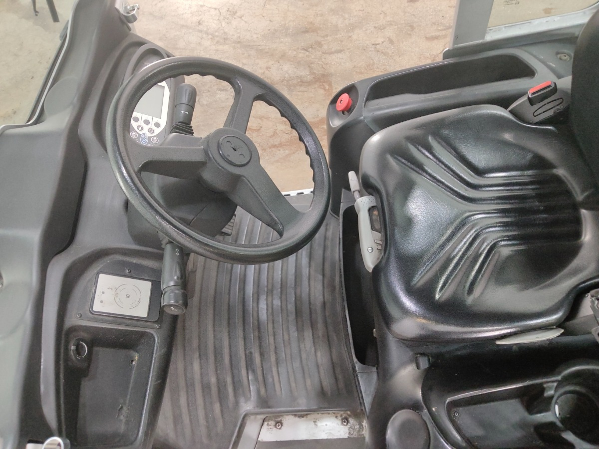 Still LTX70 - Trator elétrics: foto 3 Still LTX70 - Trator elétrics: foto 3