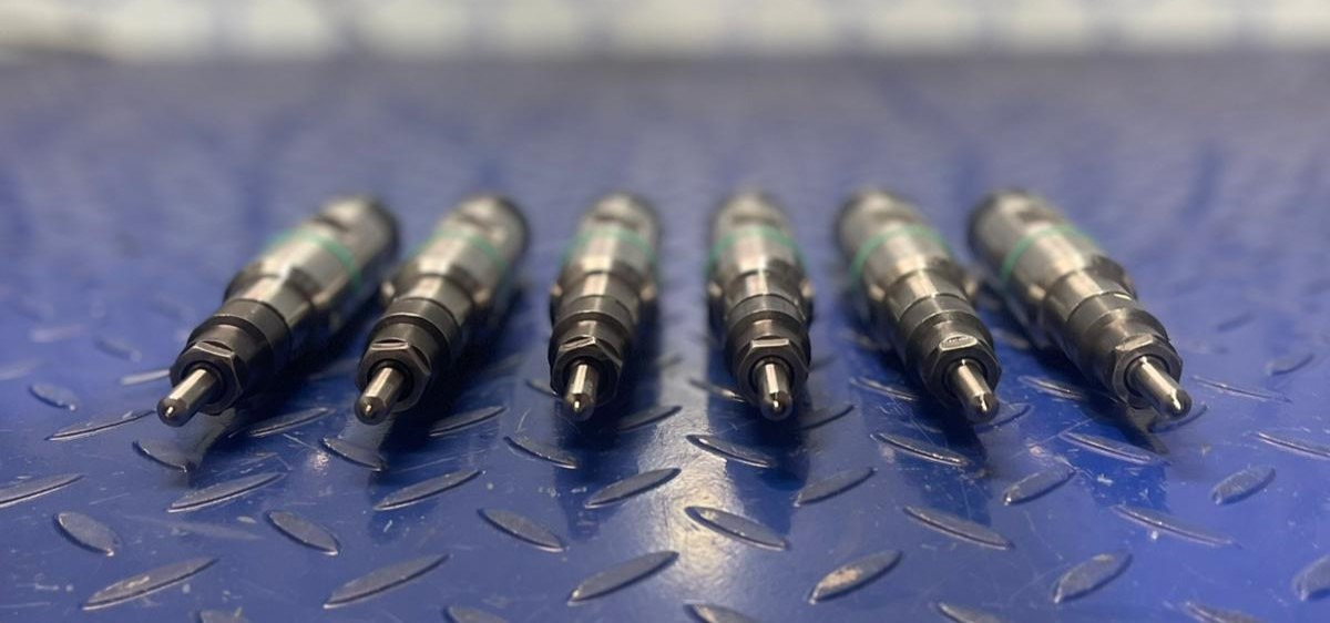 LIEBHERR Injector 600D1 10138687 - Injector de Máquina de construção: foto 2 LIEBHERR Injector 600D1 10138687 - Injector de Máquina de construção: foto 2