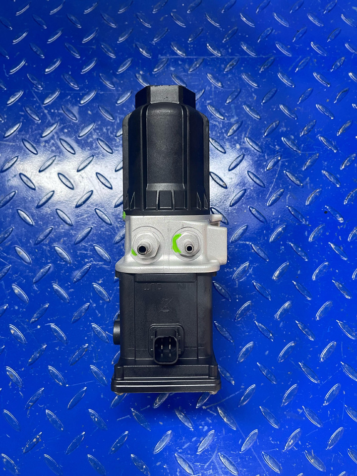 Mercedes Benz Actros MP4 Adblue Pump Euro 6 - Silenciador/ Sistema de escape de Caminhão: foto 2 Mercedes Benz Actros MP4 Adblue Pump Euro 6 - Silenciador/ Sistema de escape de Caminhão: foto 2