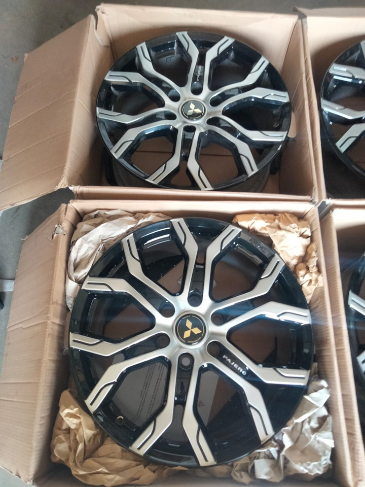 Mitsubishi Pajero L200 20 Zoll original Rims KBA50710 - Jante de Automóvel: foto 2 Mitsubishi Pajero L200 20 Zoll original Rims KBA50710 - Jante de Automóvel: foto 2