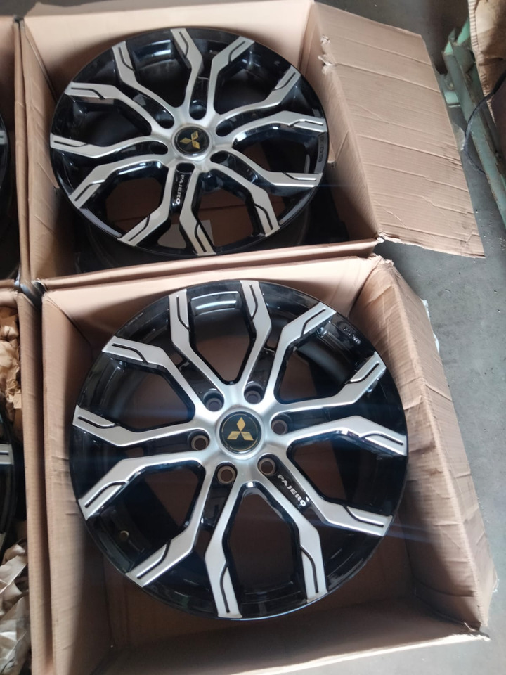 Mitsubishi Pajero L200 20 Zoll original Rims KBA50710 - Jante de Automóvel: foto 3 Mitsubishi Pajero L200 20 Zoll original Rims KBA50710 - Jante de Automóvel: foto 3