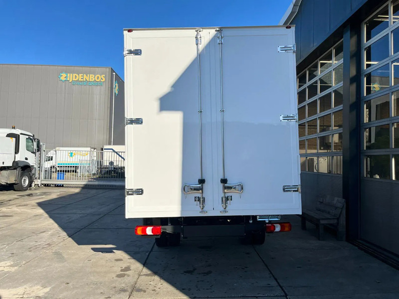 Mercedes-Benz Accelo 915 4x2 Closed Cargo Truck - Caminhão furgão: foto 5 Mercedes-Benz Accelo 915 4x2 Closed Cargo Truck - Caminhão furgão: foto 5