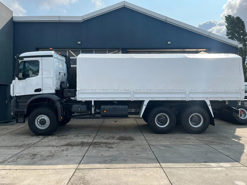 Mercedes-Benz Arocs 3340 A 6x6 Cargo Truck - Caminhão com lona: foto 2 Mercedes-Benz Arocs 3340 A 6x6 Cargo Truck - Caminhão com lona: foto 2