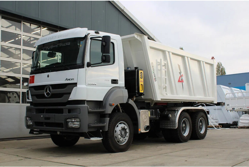 Mercedes-Benz Axor 3344 K 6x4 Tipper Truck - Caminhão basculante: foto 1 Mercedes-Benz Axor 3344 K 6x4 Tipper Truck - Caminhão basculante: foto 1