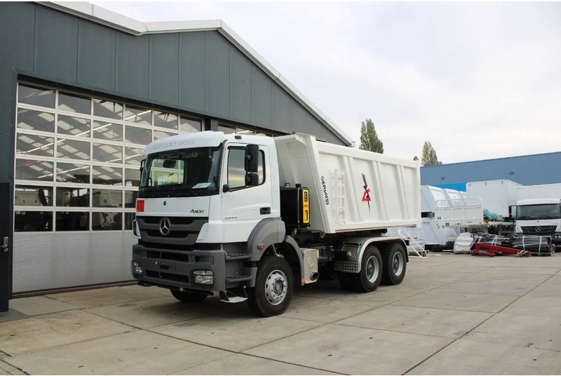 Mercedes-Benz Axor 3344 K 6x4 Tipper Truck - Caminhão basculante: foto 2 Mercedes-Benz Axor 3344 K 6x4 Tipper Truck - Caminhão basculante: foto 2