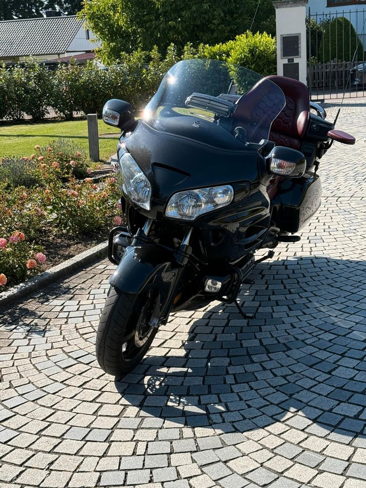 Honda GL1800 SC47*Krossline*Audio*Wilbers*SR Racing - Motocicleta: foto 1 Honda GL1800 SC47*Krossline*Audio*Wilbers*SR Racing - Motocicleta: foto 1