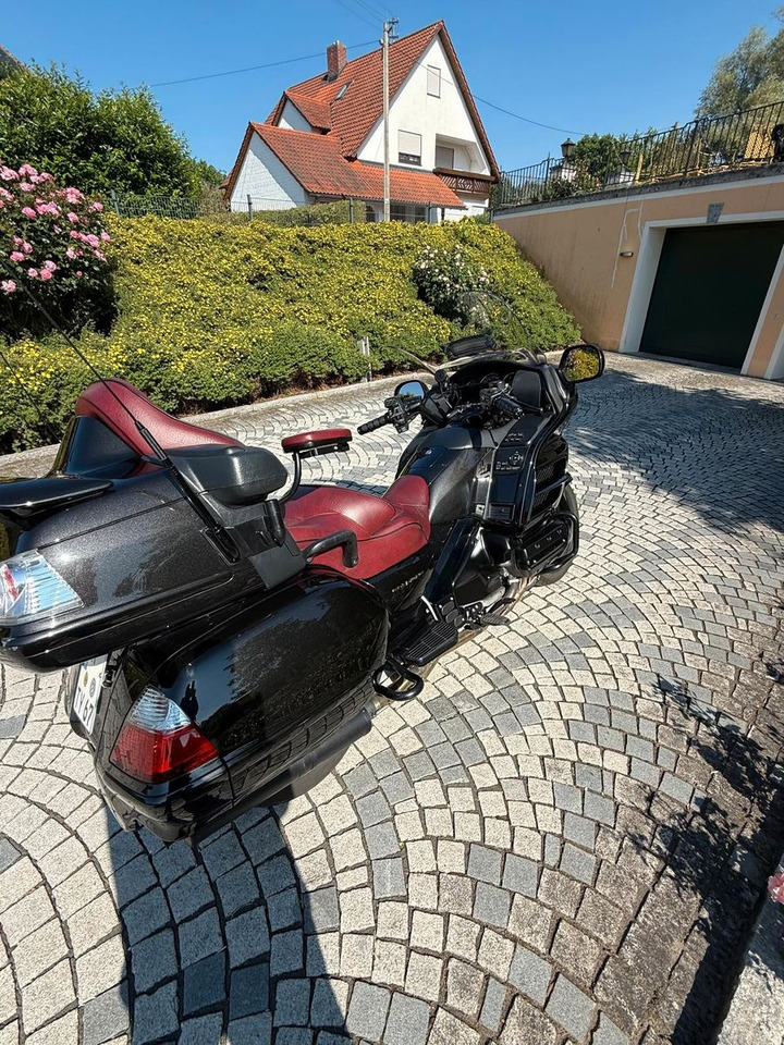 Honda GL1800 SC47*Krossline*Audio*Wilbers*SR Racing - Motocicleta: foto 4 Honda GL1800 SC47*Krossline*Audio*Wilbers*SR Racing - Motocicleta: foto 4