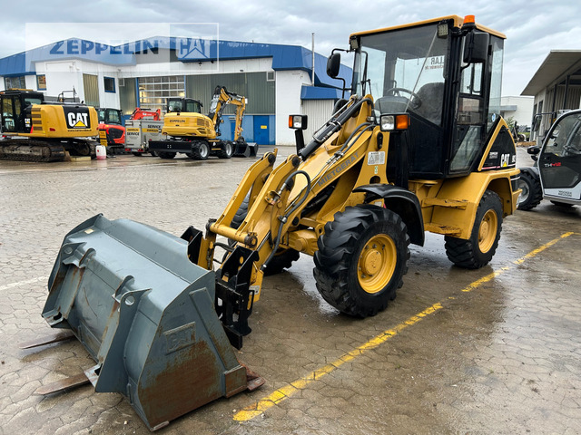 Cat 902 - Carregadeira de rodas: foto 1 Cat 902 - Carregadeira de rodas: foto 1