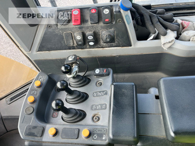 Carregadeira de rodas Cat 966M: foto 39