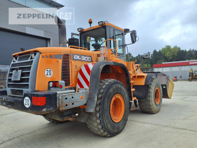 Doosan DL300 - Carregadeira de rodas: foto 4 Doosan DL300 - Carregadeira de rodas: foto 4