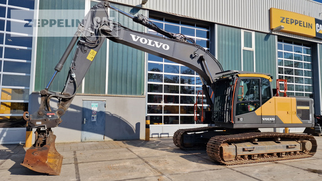 Volvo EC200E - Escavadora de rastos: foto 1 Volvo EC200E - Escavadora de rastos: foto 1