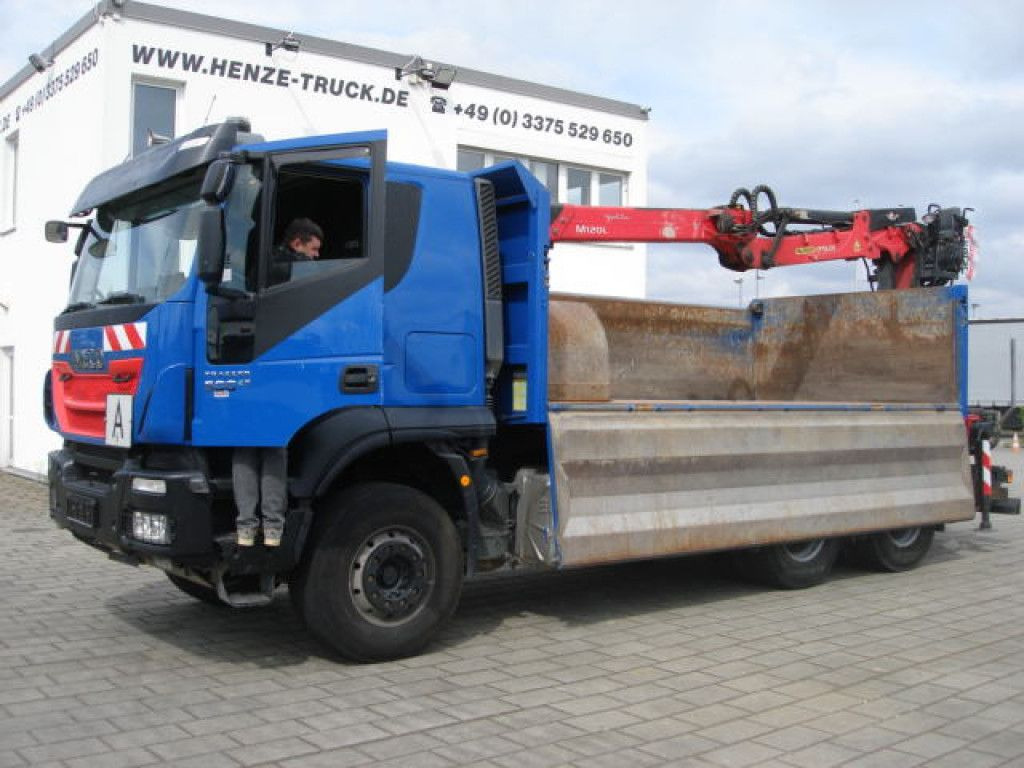 Iveco TRACKER 260T50 6x4 3-Achs Kipper Heckkran Espilo - Caminhão grua, Caminhão basculante: foto 2 Iveco TRACKER 260T50 6x4 3-Achs Kipper Heckkran Espilo - Caminhão grua, Caminhão basculante: foto 2