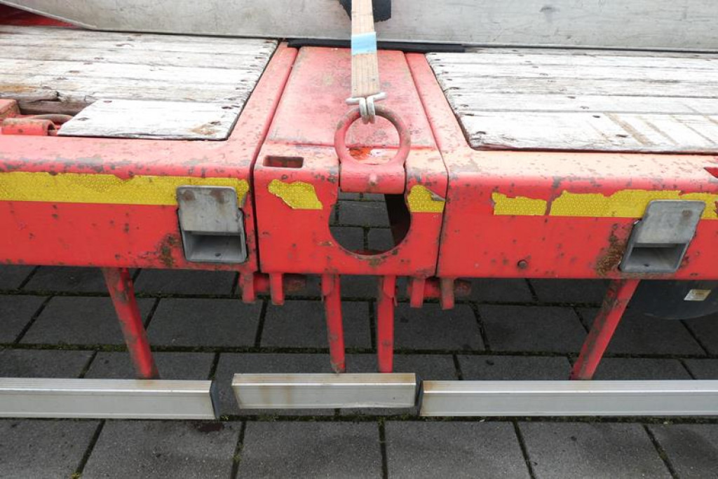KAESSBOHRER LB4E EX-1 KK LOWBED Tiefladerauflieger AUSZIEHBAR-2x Lenkachsen - Semireboque baixa: foto 2 KAESSBOHRER LB4E EX-1 KK LOWBED Tiefladerauflieger AUSZIEHBAR-2x Lenkachsen - Semireboque baixa: foto 2