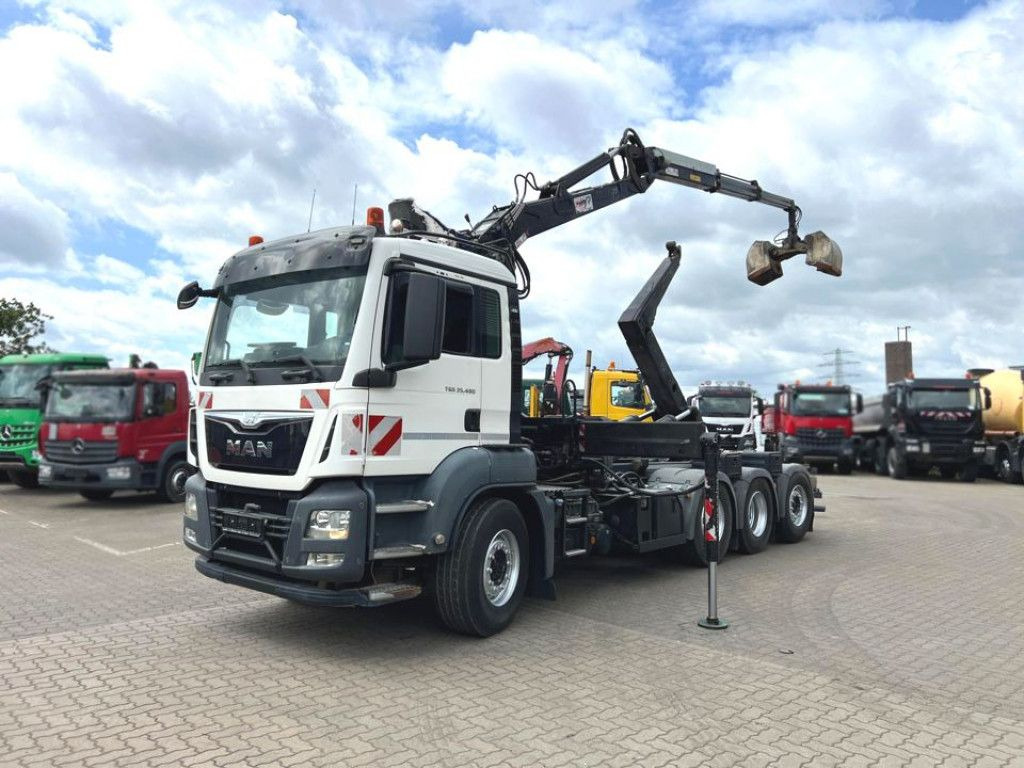 MAN TG-S 35.480 8x4 BL Abrollkipper mit Kran Penz-15 - Caminhão grua: foto 3 MAN TG-S 35.480 8x4 BL Abrollkipper mit Kran Penz-15 - Caminhão grua: foto 3