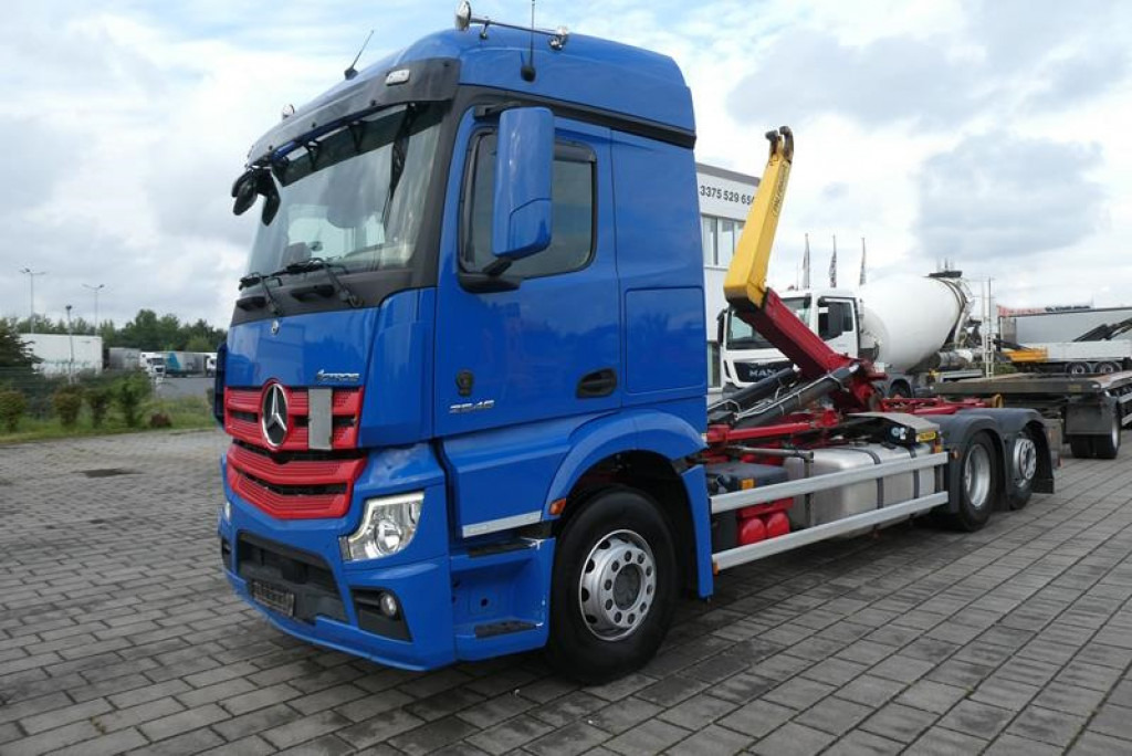 MERCEDES-BENZ Actros neu 2546 L 6x2 Abrollkipper Lenk-Lift Achse - Caminhão polibenne: foto 1 MERCEDES-BENZ Actros neu 2546 L 6x2 Abrollkipper Lenk-Lift Achse - Caminhão polibenne: foto 1