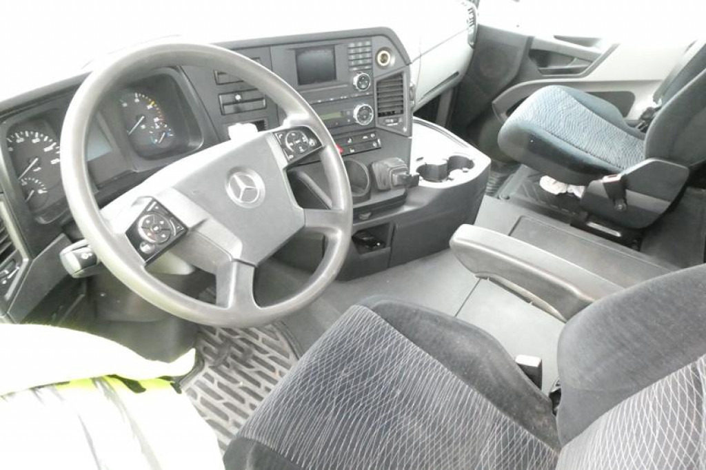 MERCEDES-BENZ Antos 2543 L 6x2 Pritsche Heckkran - Camião de caixa aberta/ Plataforma, Caminhão grua: foto 4 MERCEDES-BENZ Antos 2543 L 6x2 Pritsche Heckkran - Camião de caixa aberta/ Plataforma, Caminhão grua: foto 4