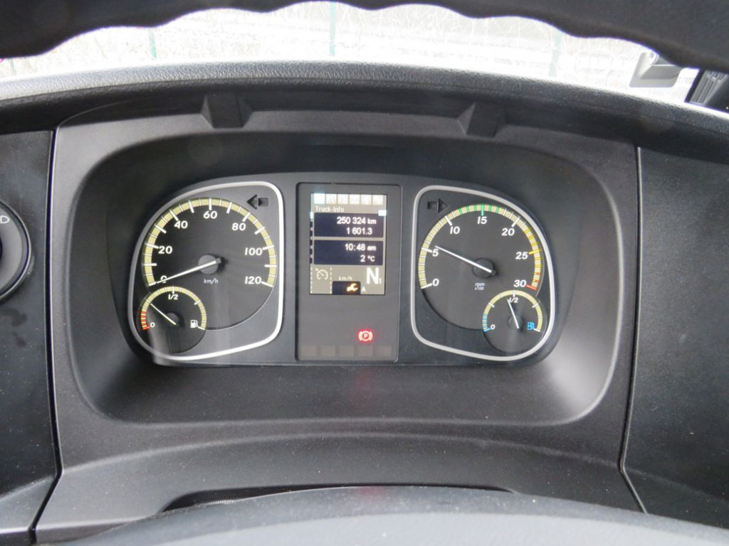 MERCEDES-BENZ Atego 1527 L Pritsche LBW - Caminhão com lona: foto 3 MERCEDES-BENZ Atego 1527 L Pritsche LBW - Caminhão com lona: foto 3