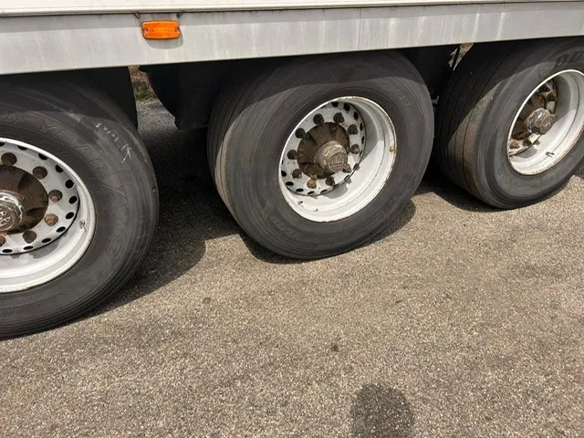 Chereau koelvries met thermo king SL200e - Semireboque frigorífico: foto 4 Chereau koelvries met thermo king SL200e - Semireboque frigorífico: foto 4