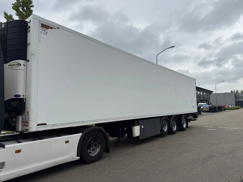Pacton koelvriesoplegger 3 asser met carrier vector koelmachine, stuuras.. - Semireboque frigorífico: foto 1 Pacton koelvriesoplegger 3 asser met carrier vector koelmachine, stuuras.. - Semireboque frigorífico: foto 1
