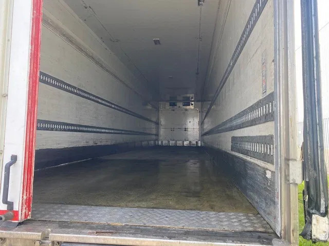 Van Eck koelvries 3 asser stuuras,met carrier vector koelmotor, apk gekeurd - Semireboque frigorífico: foto 4 Van Eck koelvries 3 asser stuuras,met carrier vector koelmotor, apk gekeurd - Semireboque frigorífico: foto 4