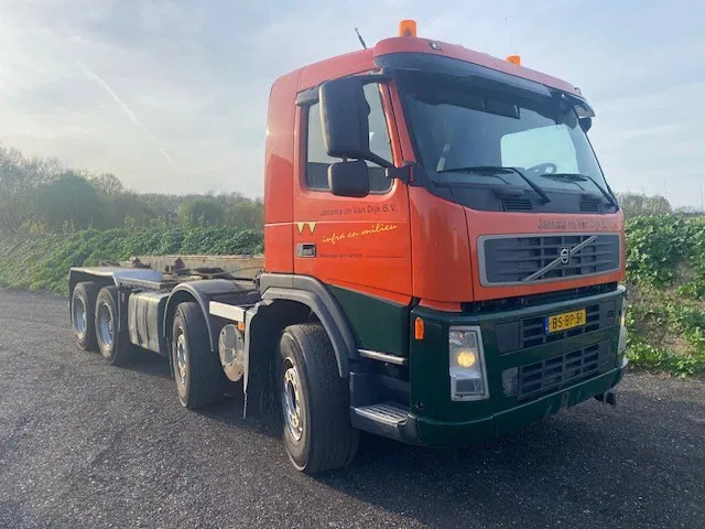 Volvo FM 440 8x4 ,containersysteem, handgeschakeld, luchtvering, naafreductie... - Caminhão com sistema de cabo: foto 2 Volvo FM 440 8x4 ,containersysteem, handgeschakeld, luchtvering, naafreductie... - Caminhão com sistema de cabo: foto 2