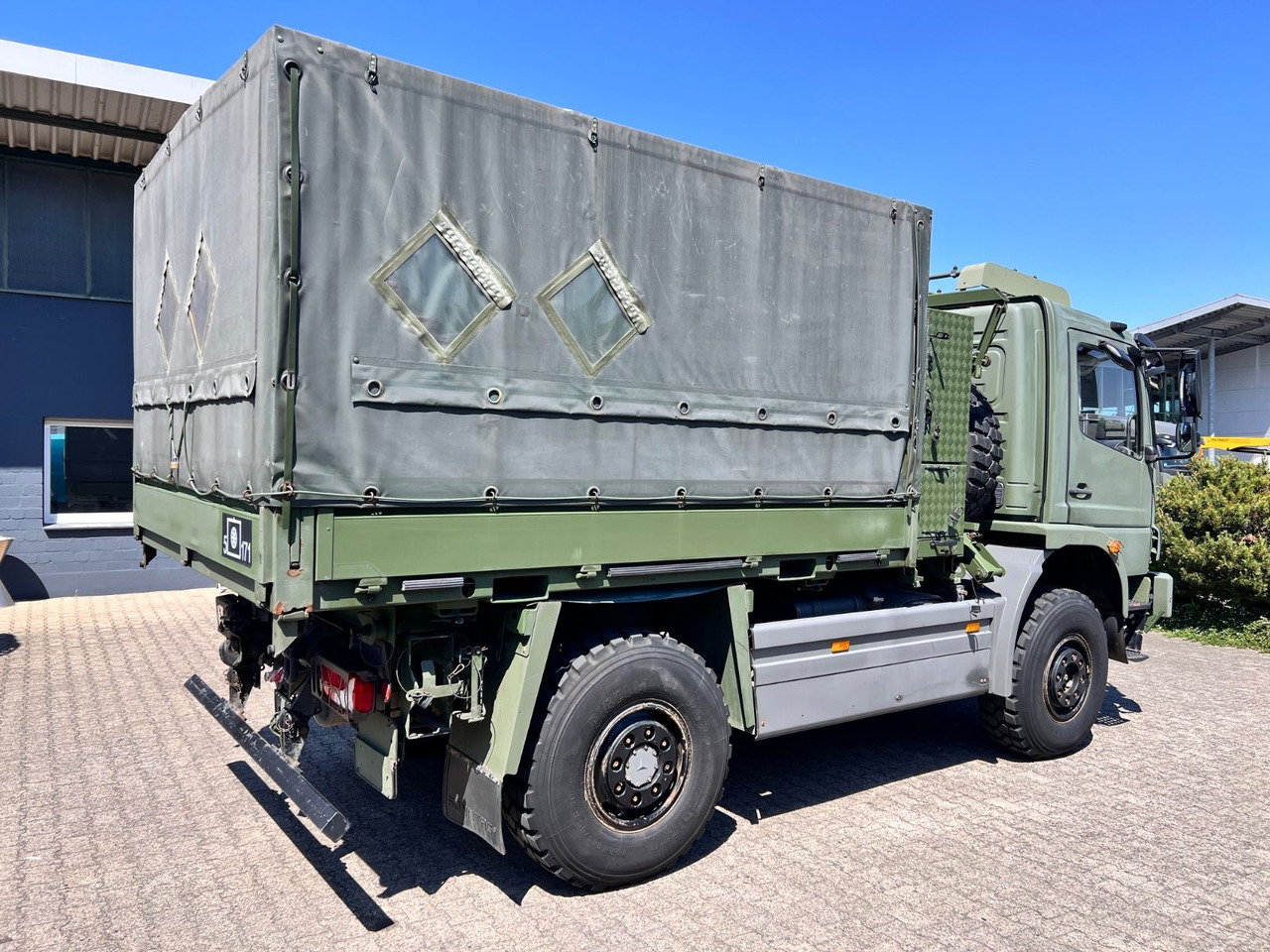 Mercedes-Benz 1018 Atego 4x4 Allrad Miltär Camper Expedition - Caminhão transportador de contêineres/ Caixa móvel: foto 5 Mercedes-Benz 1018 Atego 4x4 Allrad Miltär Camper Expedition - Caminhão transportador de contêineres/ Caixa móvel: foto 5