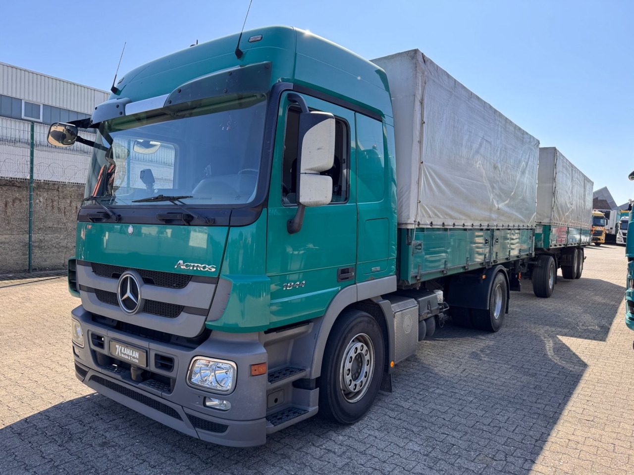 Mercedes-Benz 1844 Actros MP3 3-SeitenKipper Getreide Pritsche - Caminhão basculante: foto 5 Mercedes-Benz 1844 Actros MP3 3-SeitenKipper Getreide Pritsche - Caminhão basculante: foto 5