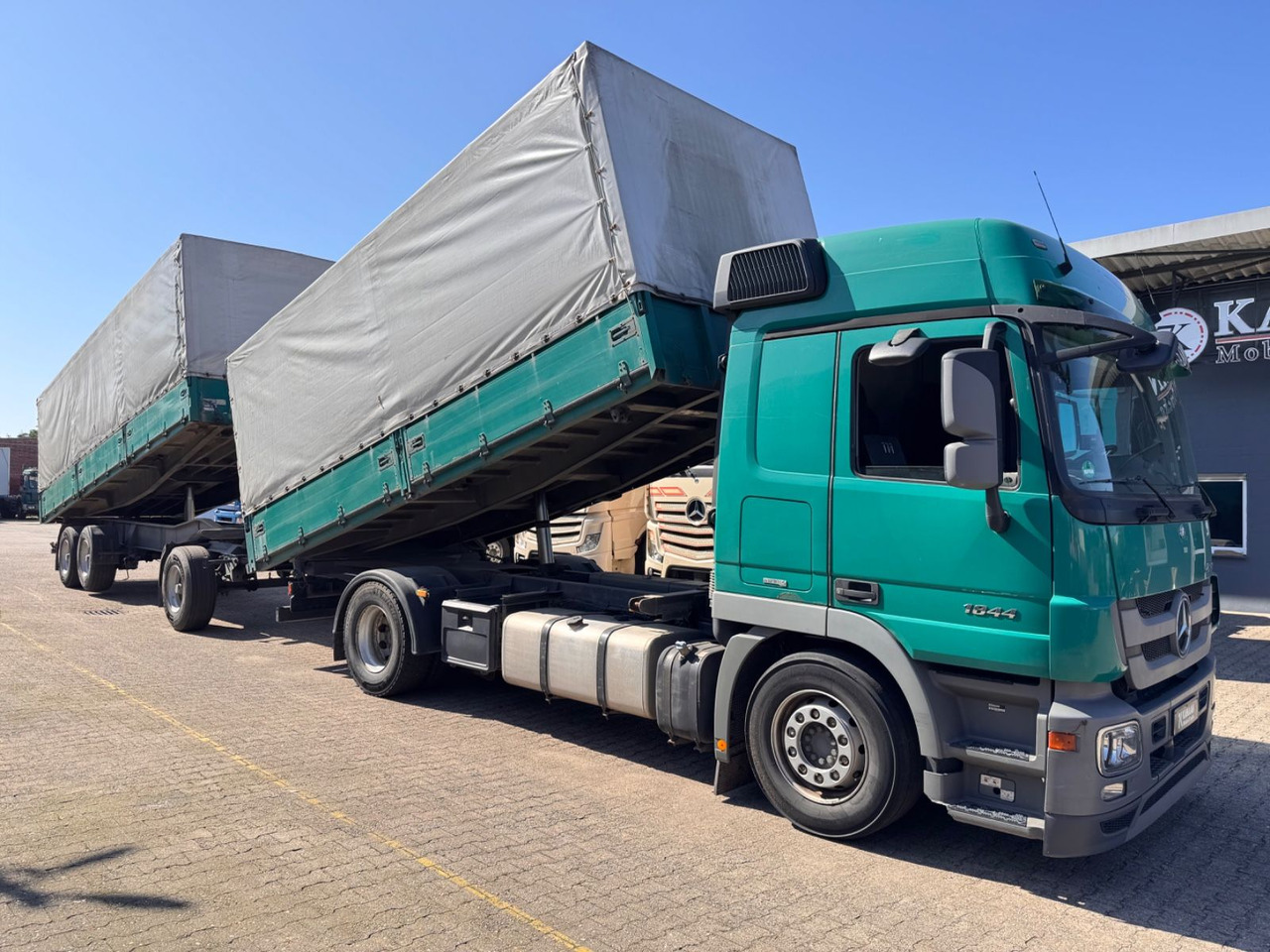 Mercedes-Benz 1844 Actros MP3 3-SeitenKipper Getreide Pritsche - Caminhão basculante: foto 1 Mercedes-Benz 1844 Actros MP3 3-SeitenKipper Getreide Pritsche - Caminhão basculante: foto 1