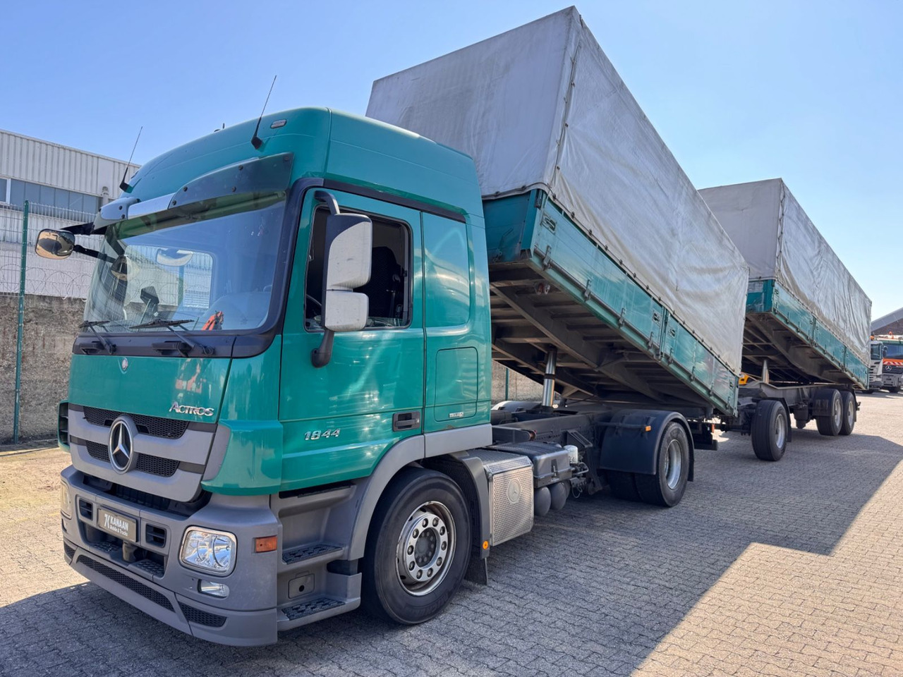 Mercedes-Benz 1844 Actros MP3 3-SeitenKipper Getreide Pritsche - Caminhão basculante: foto 4 Mercedes-Benz 1844 Actros MP3 3-SeitenKipper Getreide Pritsche - Caminhão basculante: foto 4